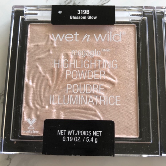 🌼 2/$15 Wet n wild highlighters - Picture 2 of 5